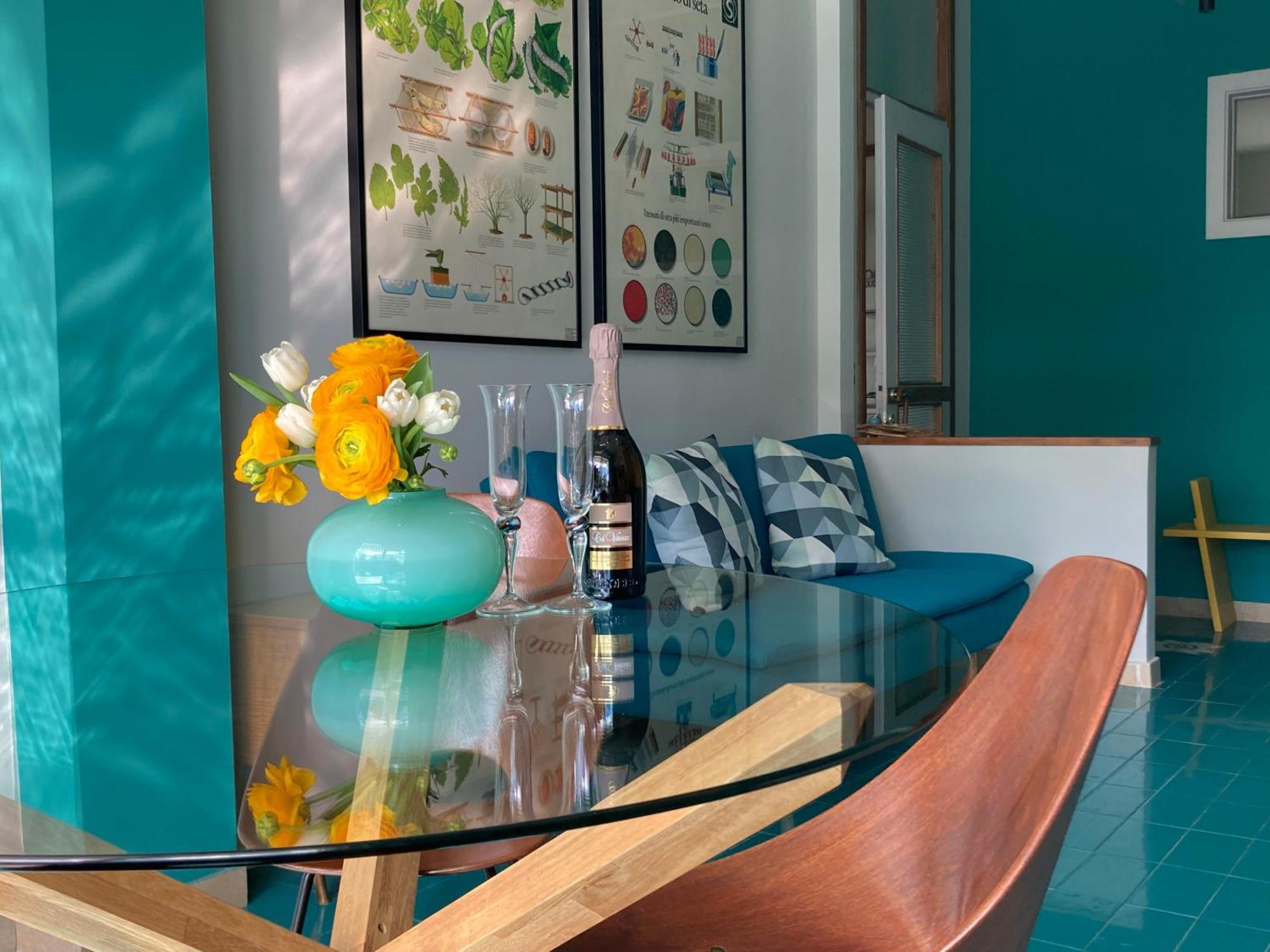 The Silky Way Apartment โกโม ภายนอก รูปภาพ