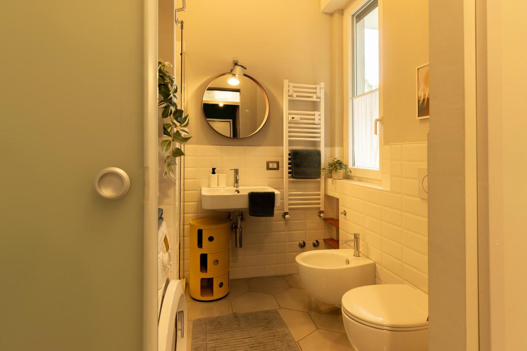 The Silky Way Apartment โกโม ภายนอก รูปภาพ
