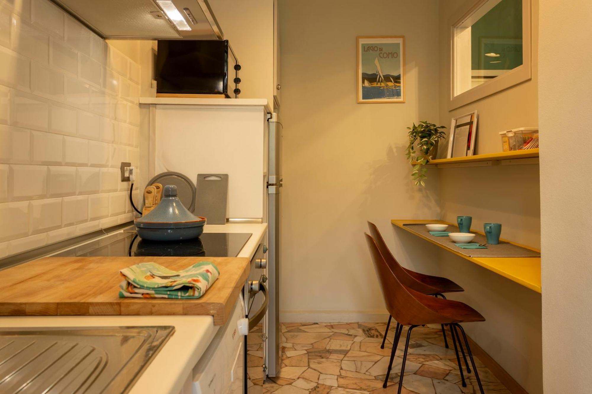 The Silky Way Apartment โกโม ภายนอก รูปภาพ