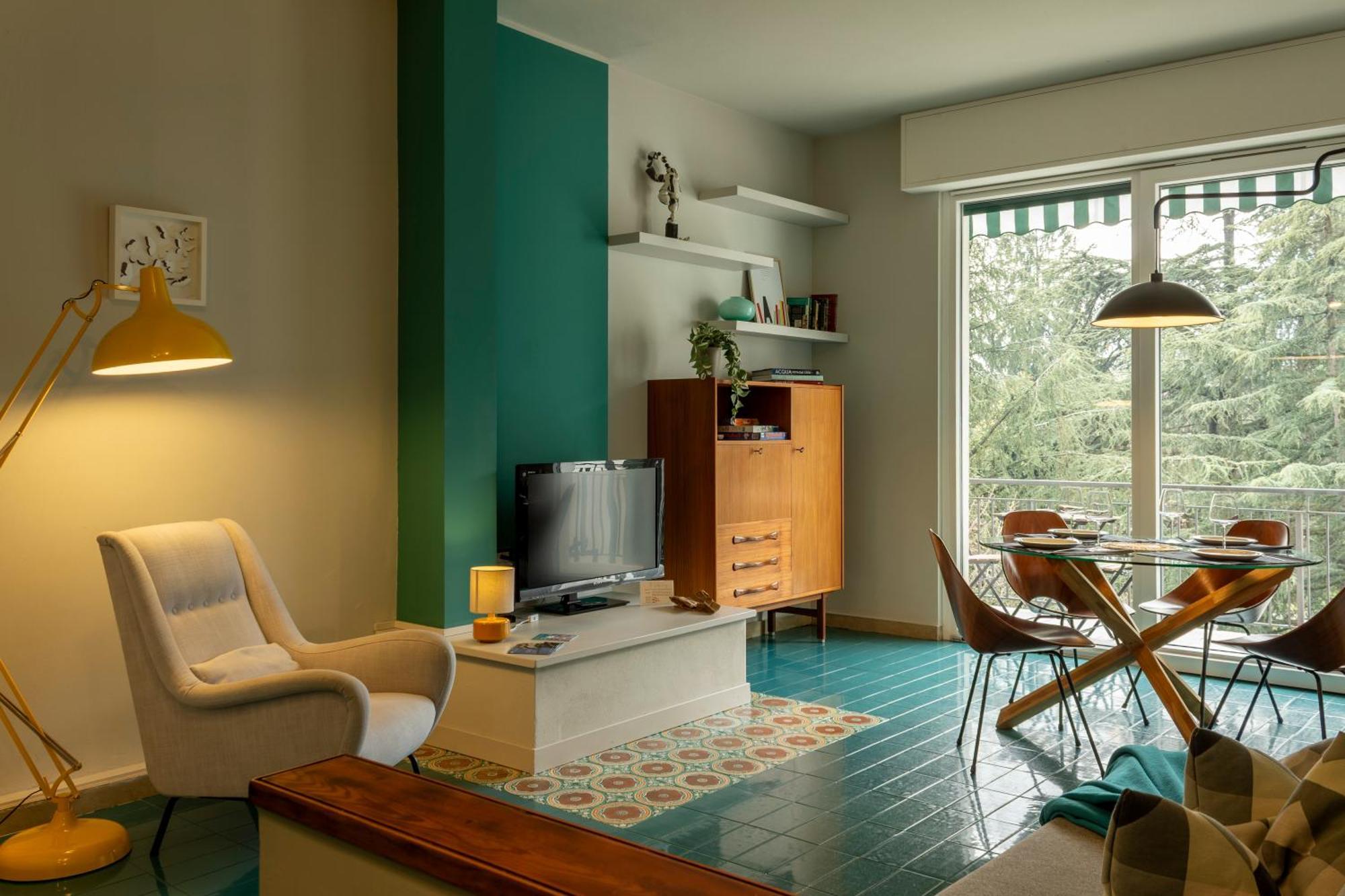 The Silky Way Apartment โกโม ภายนอก รูปภาพ